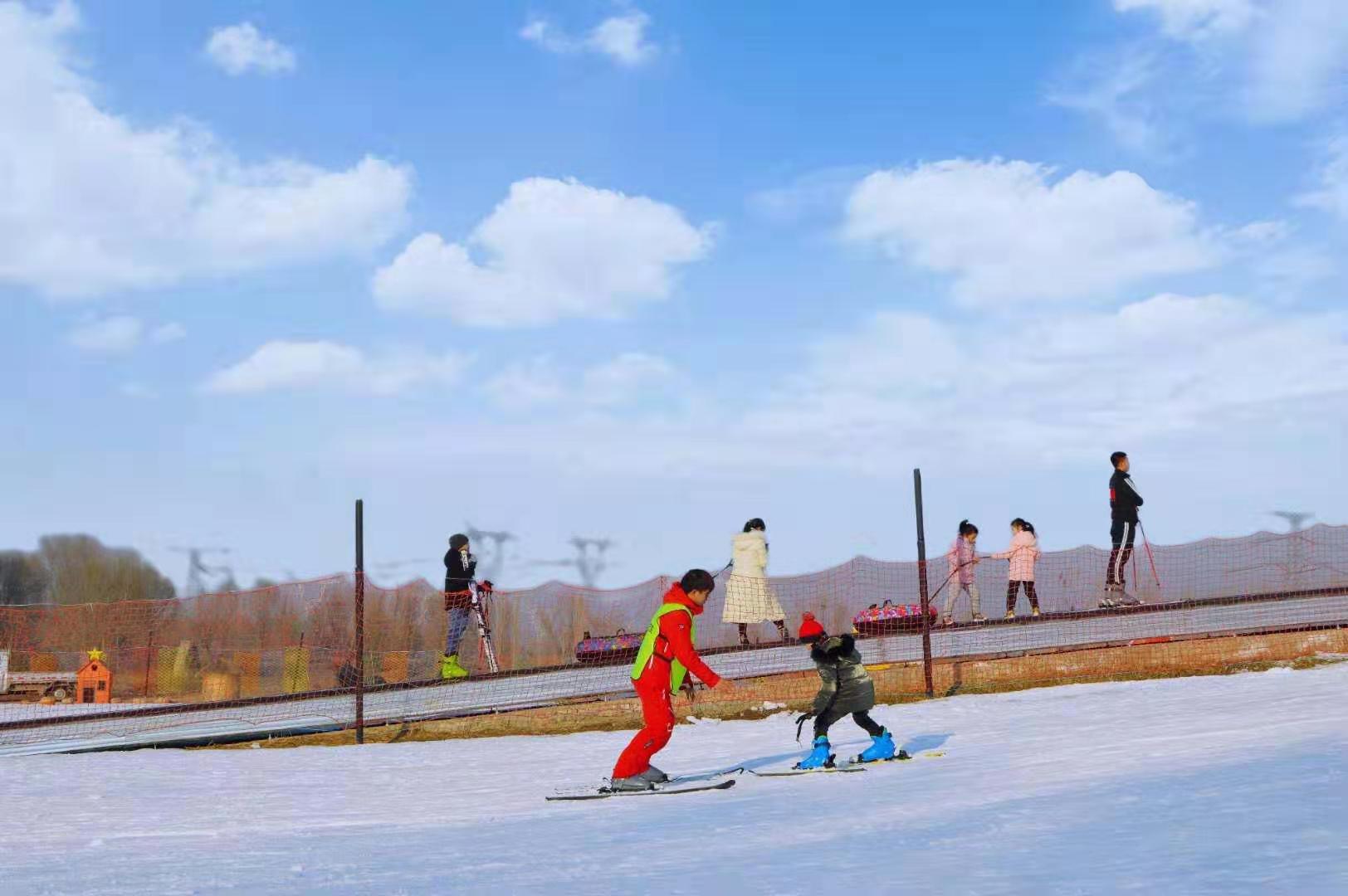 这个元旦,在西夏风情园滑雪场寻找最梦幻的雪景!