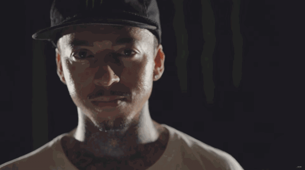 30岁的你,自暴自弃,25岁的他,砸下千万,打造无敌海边豪宅