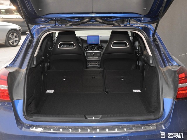 30万元也能买豪华suv 小哥带你看奔驰gla