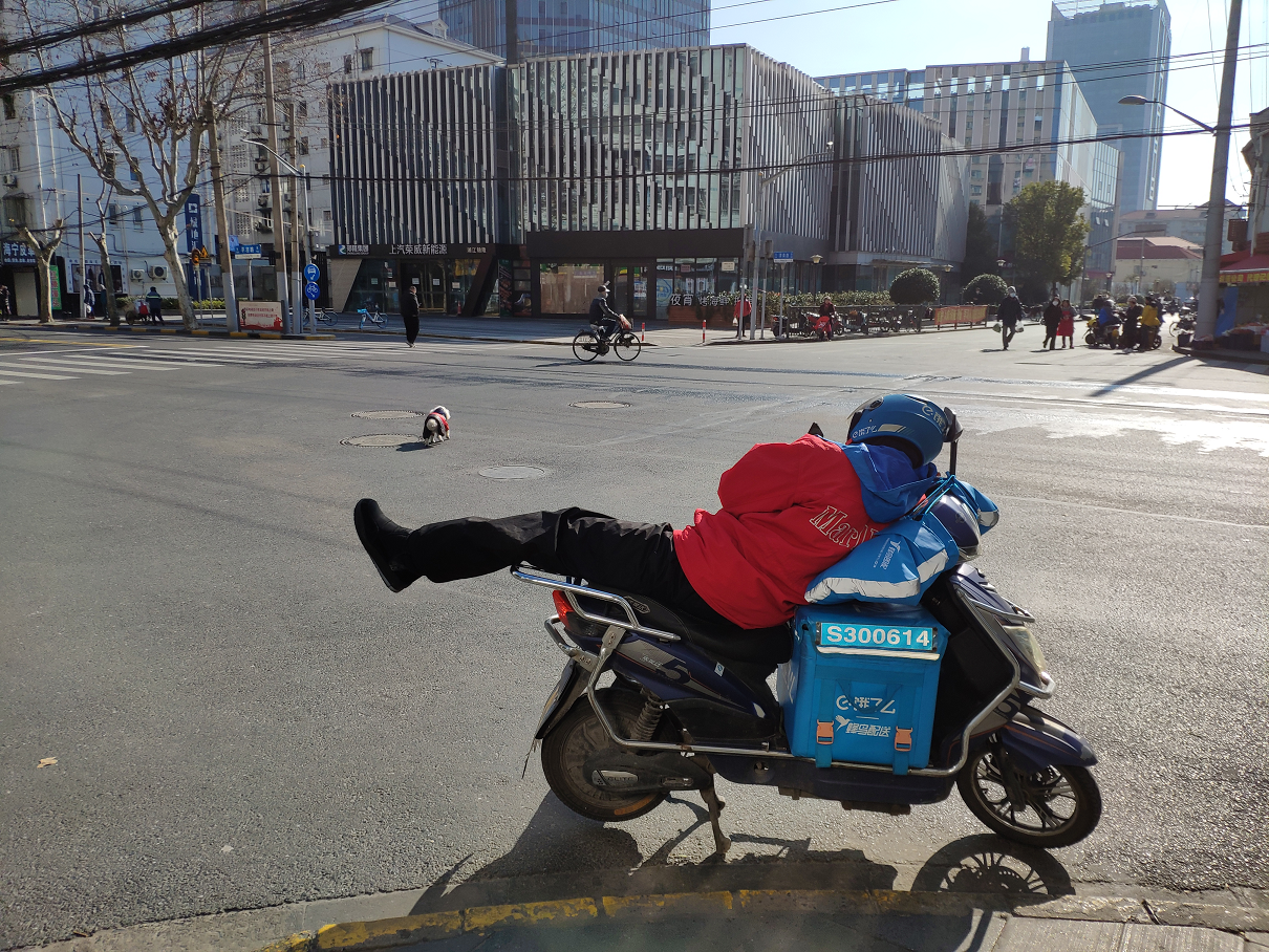 澎友圈大赏｜疫情前，中国有最勇敢的人保护着