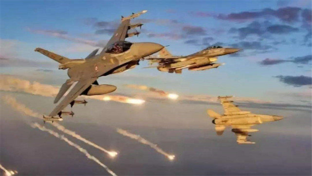 以色列出动大批战机,连续发动8次空袭,至少12名伊朗专家丧命
