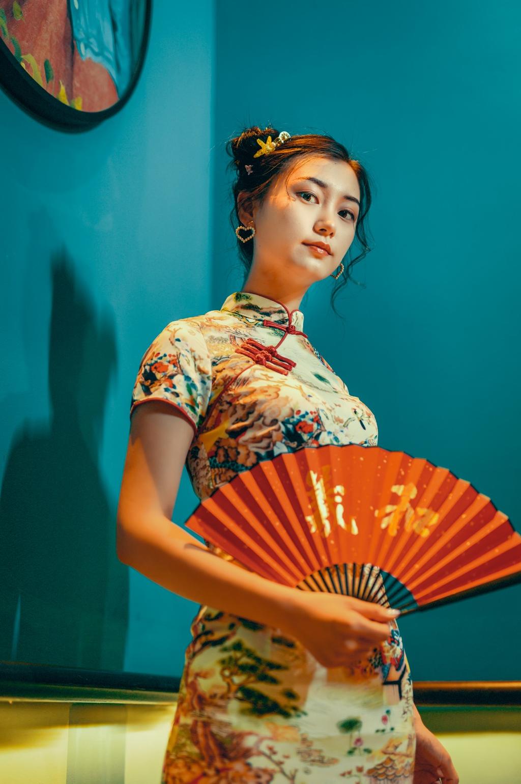 国潮花旗袍