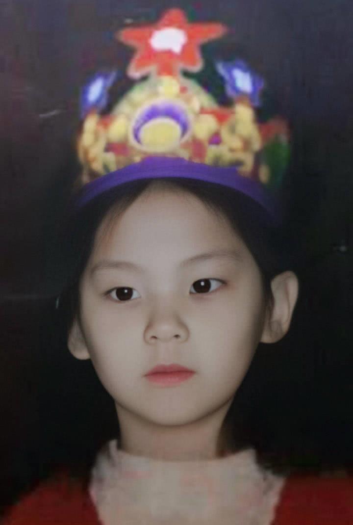 少女时代老幺徐贤竟也奔三了 12岁被发掘出道 红薯夫妇甜蜜意难忘