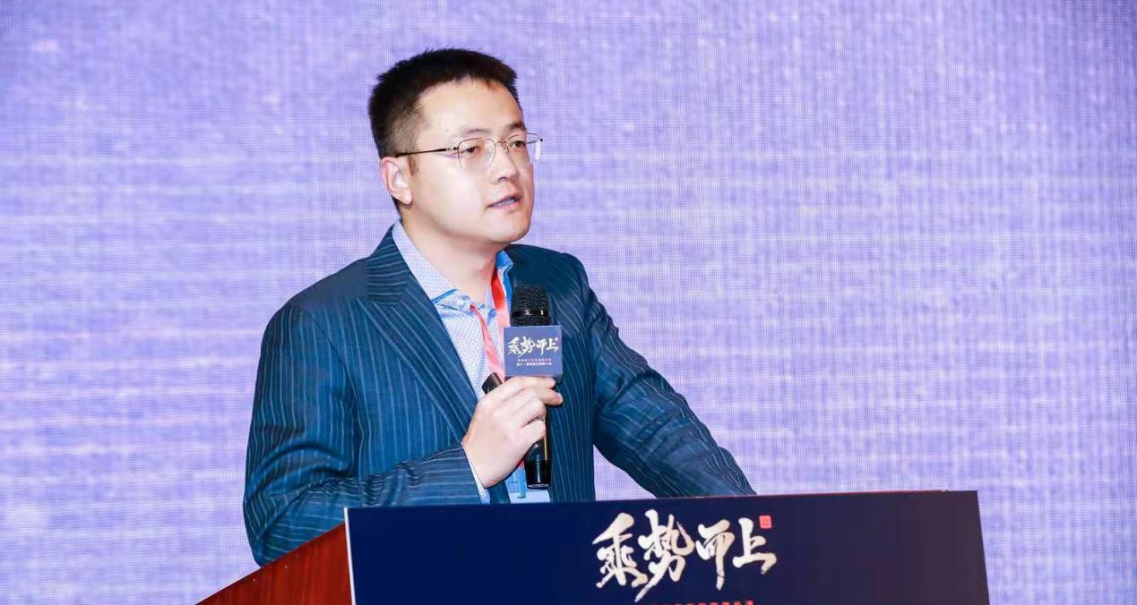 商讯 正文《创业中国人》导师,入座会创始人ceo易涛,他分享了利用低