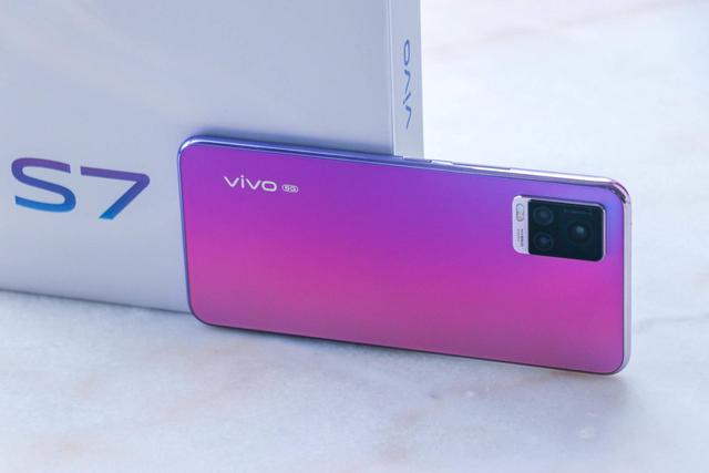 vivo s7凭借超高颜值与强劲自拍,首销登顶三大电商平台显实力