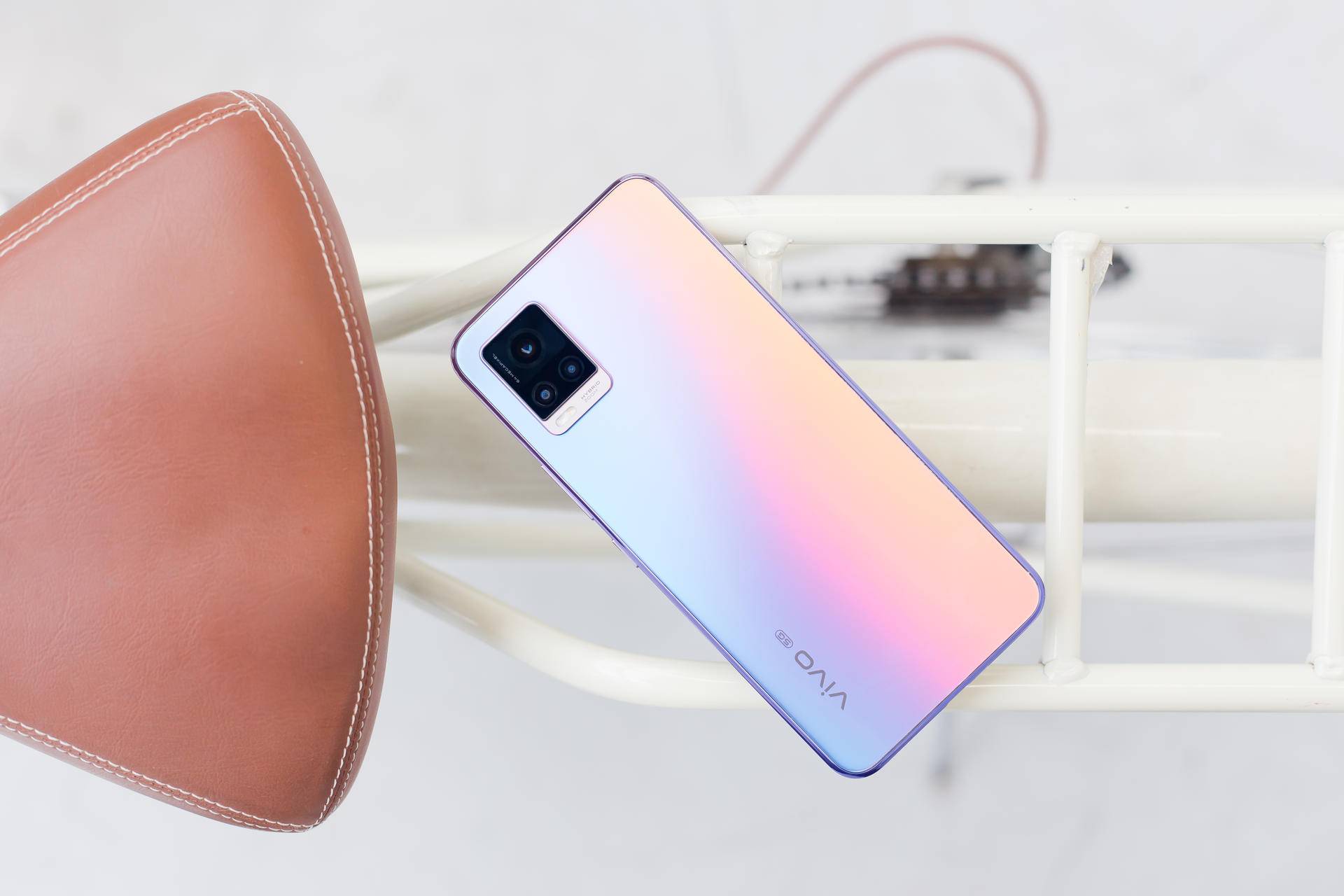 vivos7充电口图片,vivo充电接口图片 要轻薄,要时尚,还要拍大片?vivo s7全都有