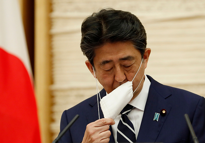 日本首相角逐背后的安倍晋三：人走茶未凉