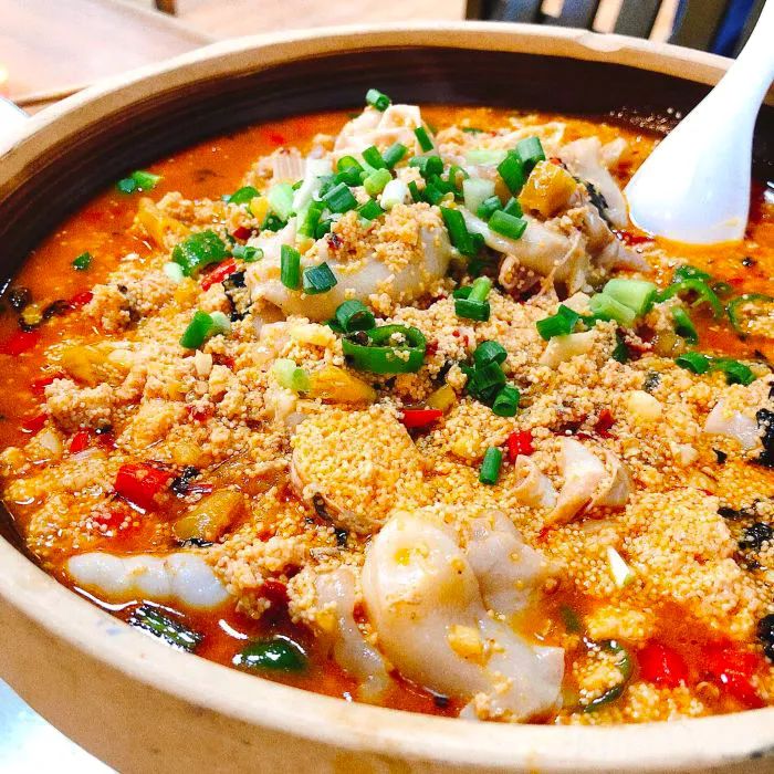 凭一道鱼籽鱼泡火锅红火5年的湘菜馆,今天我们不吃火锅吃什么?
