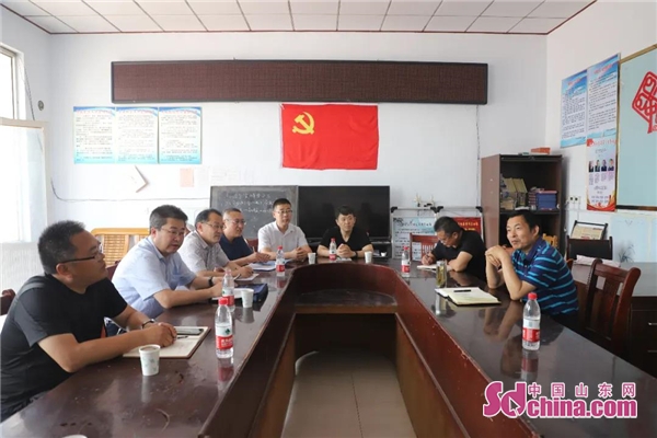沾化区委常委政法委书记郭丰青到冯家镇调研