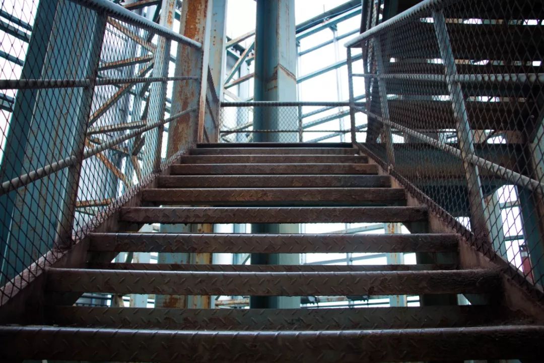 听说南坪40楼上藏着停机坪?在表演重庆版
