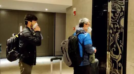 逆行四十日，香港摄记的武汉故事