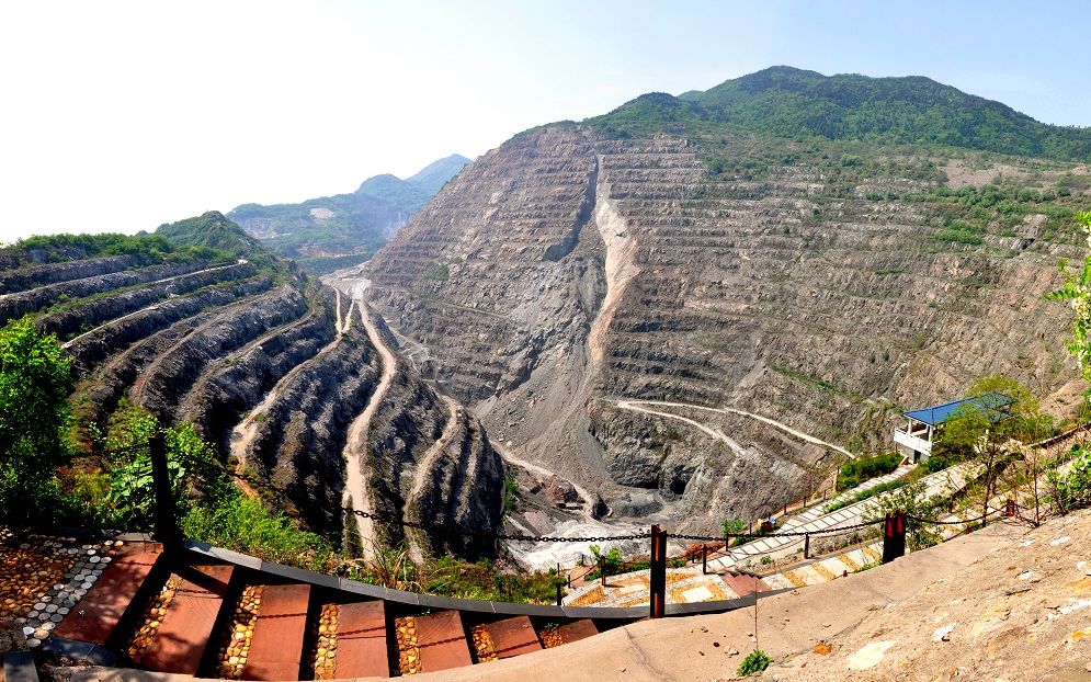 湖北黄石废石场种百万株刺槐 成为亚洲最大硬岩复垦基地__凤凰网