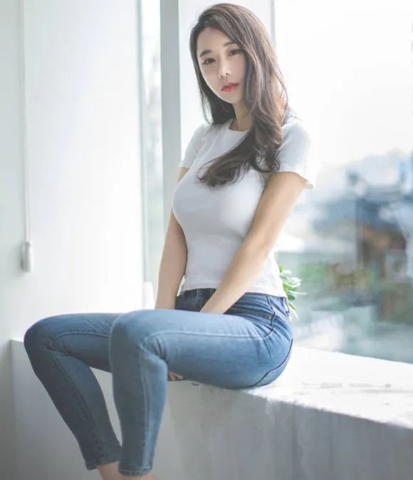 21岁小姐姐吃健身餐,极品身材照刷屏:我p都不敢这么p的