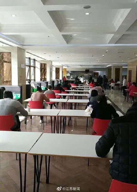 疫情时期开工营业：店老板的智慧真绝了