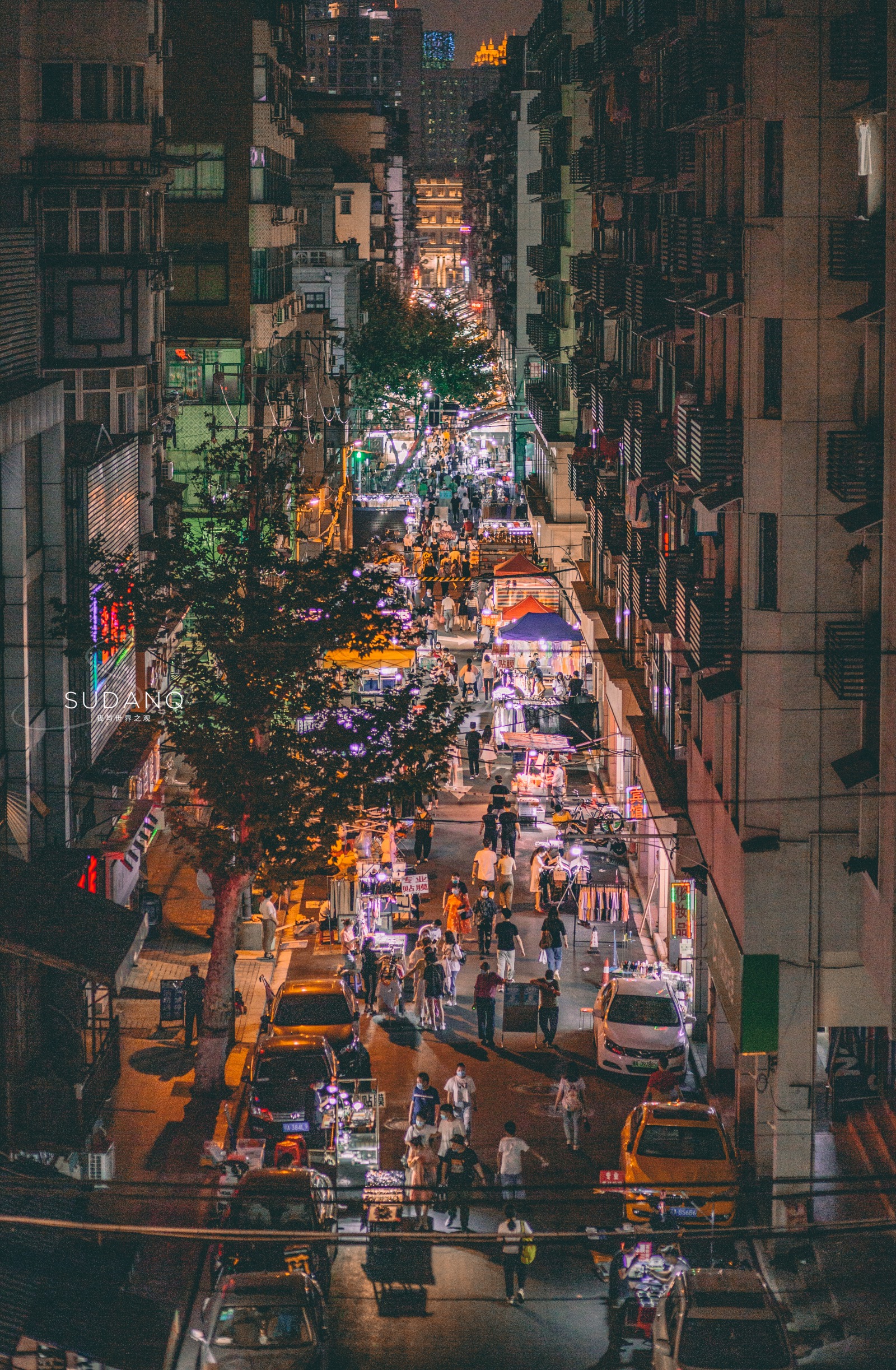 什么是武汉? 鲜衣怒马下的保成路夜市,烟火气的武汉回来了!