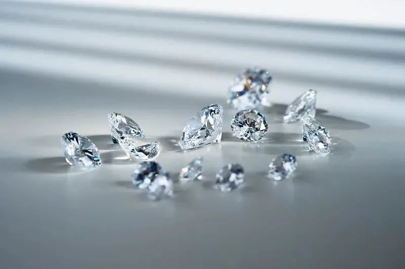 本身重量,体积都很小的钻石,想要保持和大钻石一样的57-58个切面很难