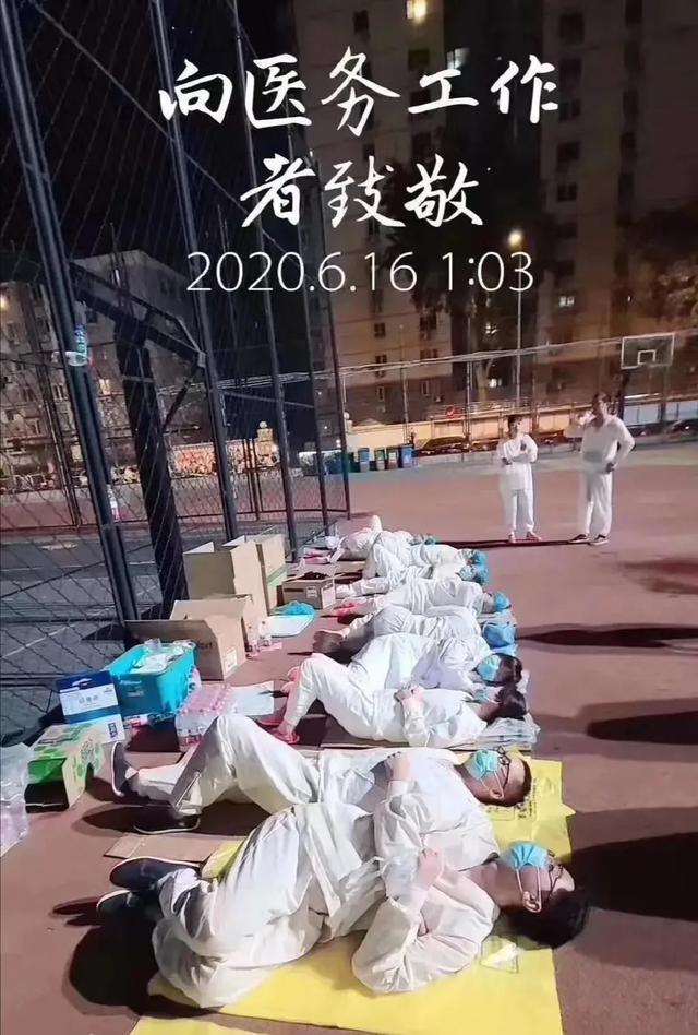 护士中暑倒地后致歉比起歌颂医护人员这件事更值得我们去做好