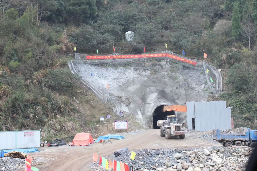 黄岩西部山区的一个引水洞,引的是朱溪水库的水