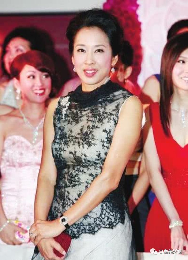 儿媳郭晶晶的面相更是香港超顶级面相,有段时间还成为了香港豪门的