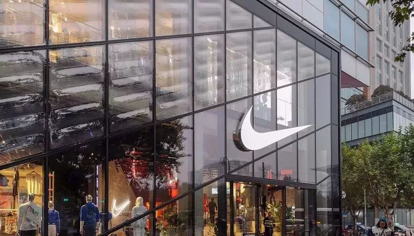 关掉近 50% 的门店,nike 为什么要这样做?