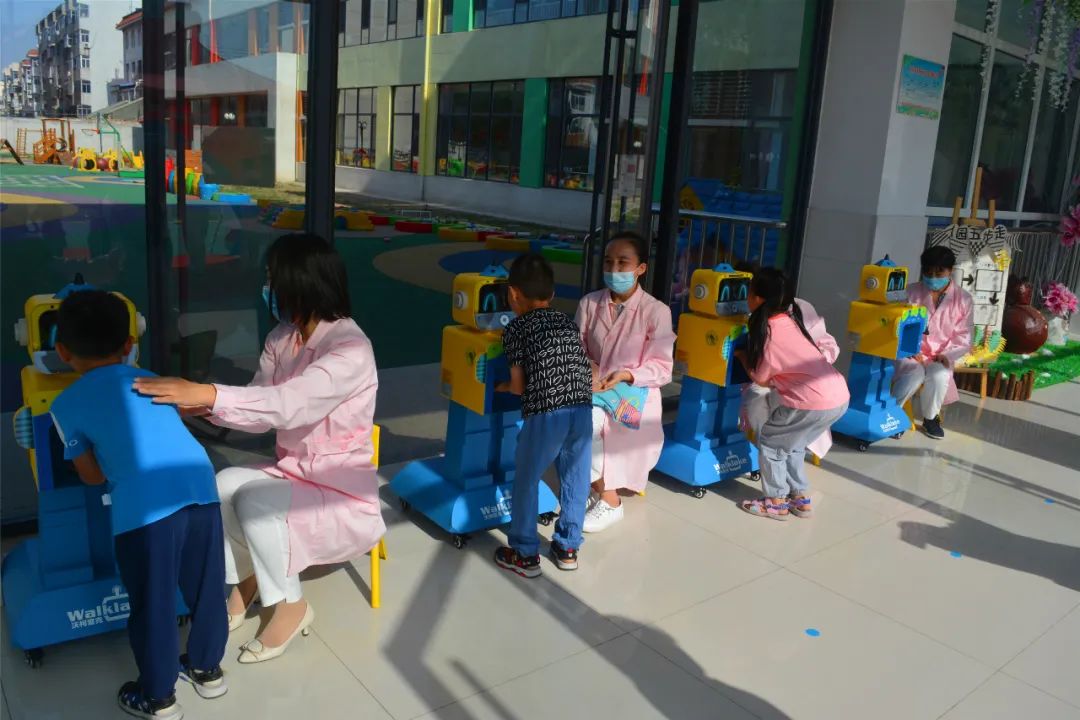 晨检机器人助力萌娃归来-济阳区实验幼儿园开园活动纪实