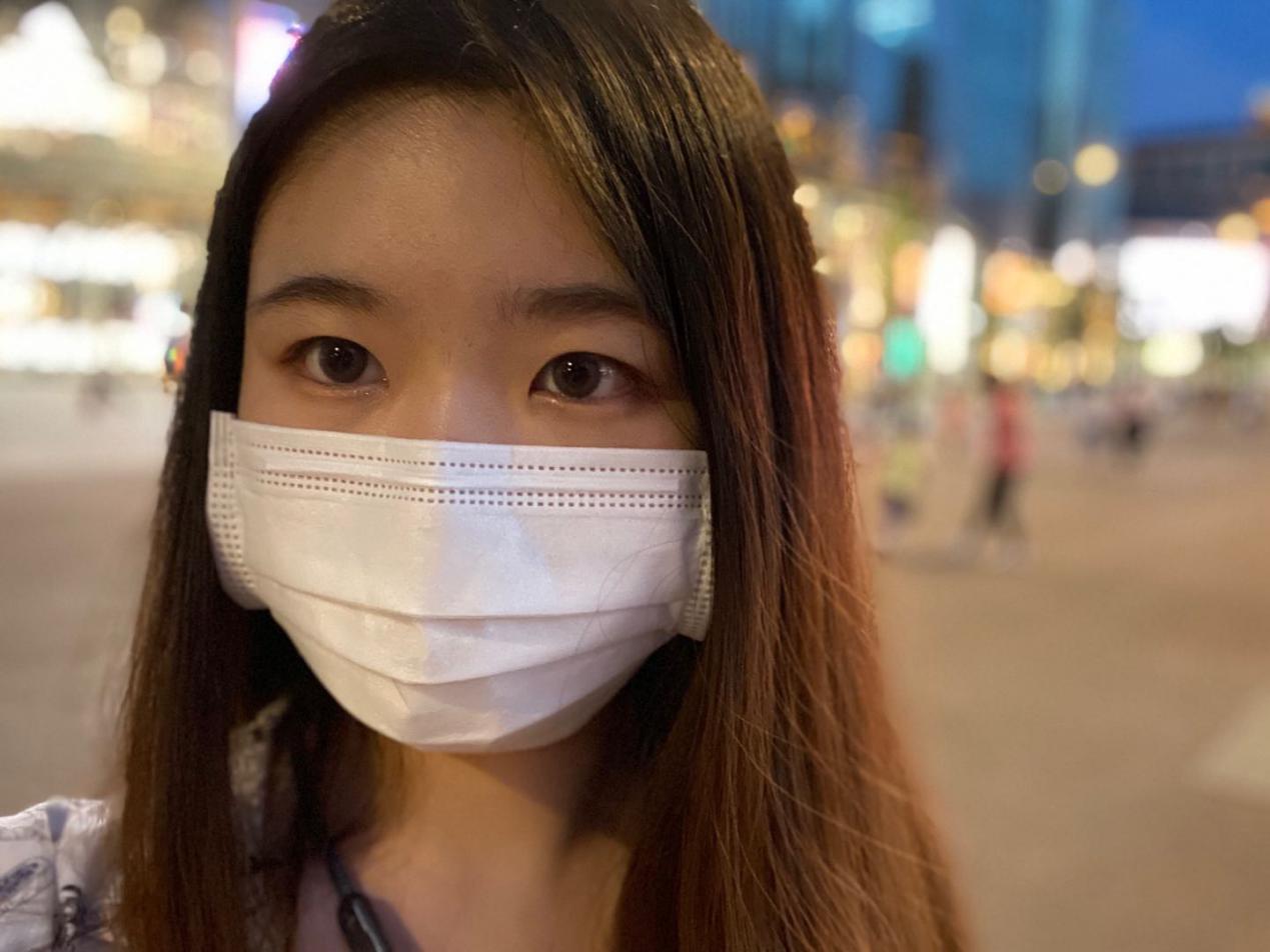 吹着晚风享受繁华灯火,再留下一张自拍记录悠闲生活