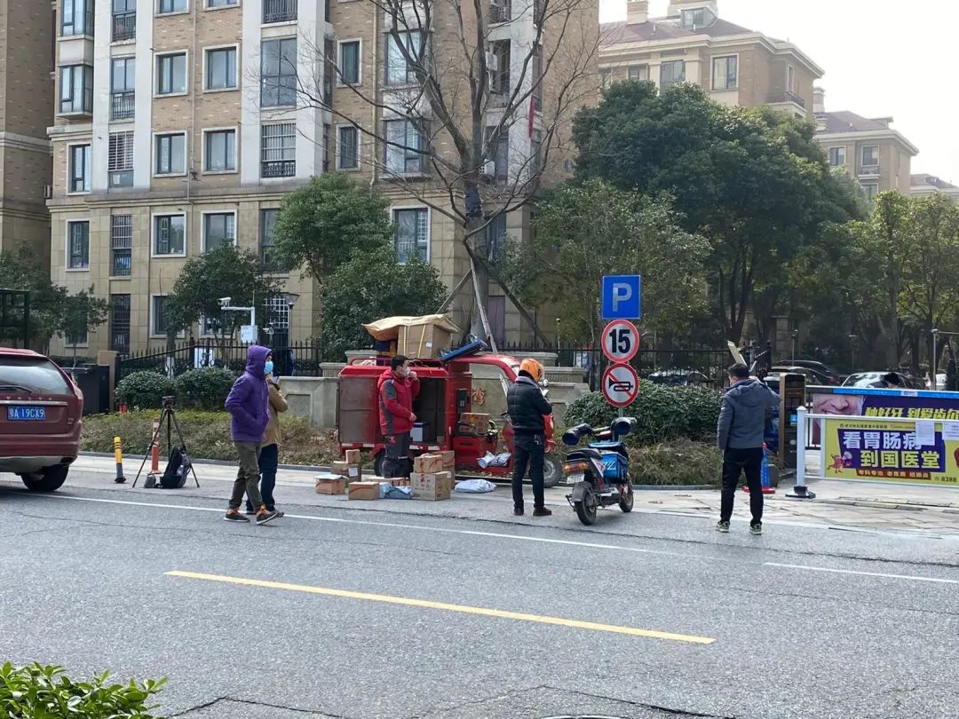 逆行四十日，香港摄记的武汉故事