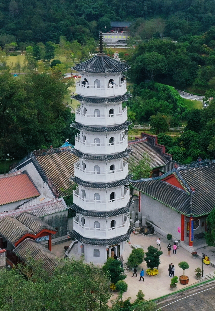 广东云浮自驾游,带家人去国恩寺祈福,距离广州2小时车程