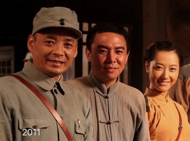 2011年《水上游击队》中白冰饰演丁水妹,造型干净利落,笑的正气挺拔