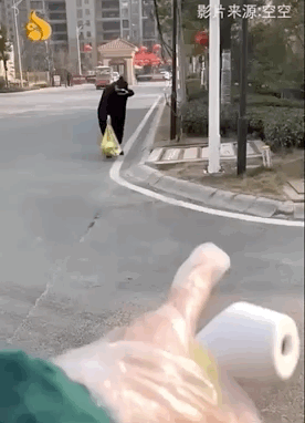 疫情时期开工营业：店老板的智慧真绝了