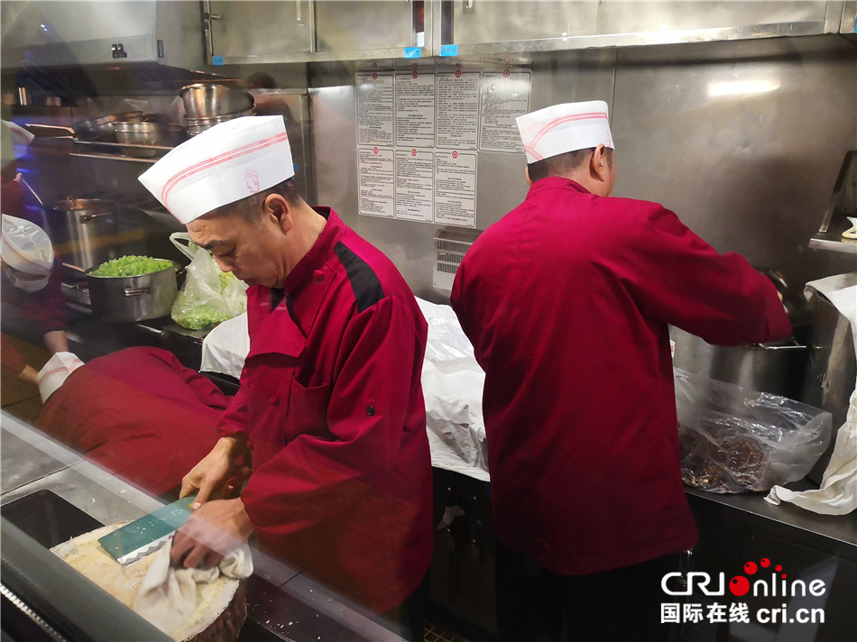 我国正式进入“春运时间”(组图)