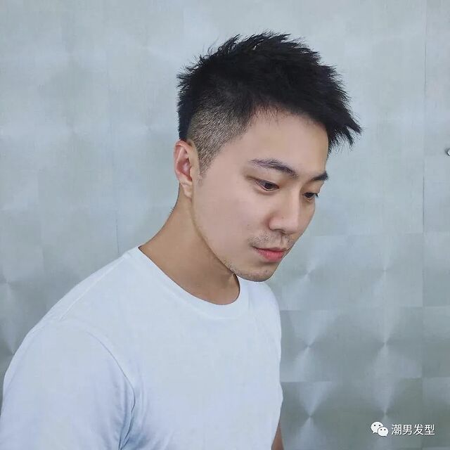 男生在夏季的发型,一般都是要求清爽的短发,其他男生夏季的发型不要