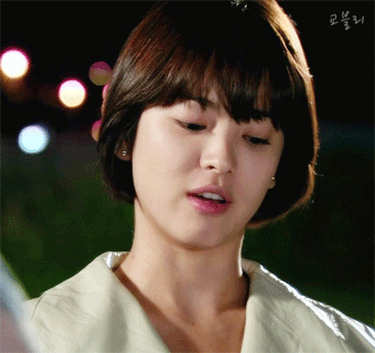 跟一个周身弥漫着柔盈感的女生相处,你忘记了人间残酷,现实污泞,她