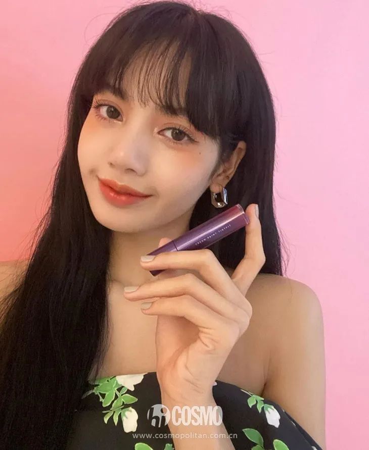有一种连衣裙叫"谁穿谁先美",郑爽穿了叫撩人