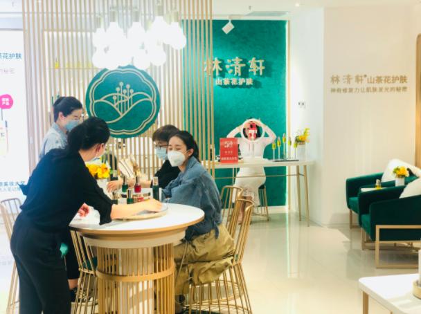 CEO涌进带货直播间，不只是为活下去