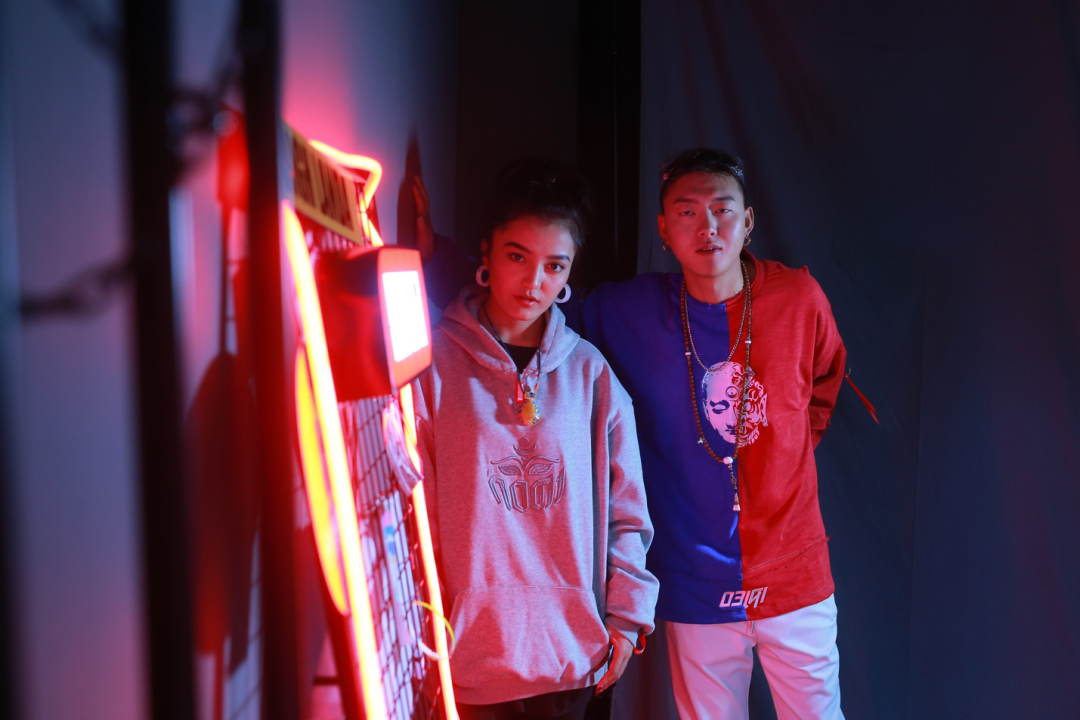 最后通公路，最后连电网，都无法阻止西藏人……