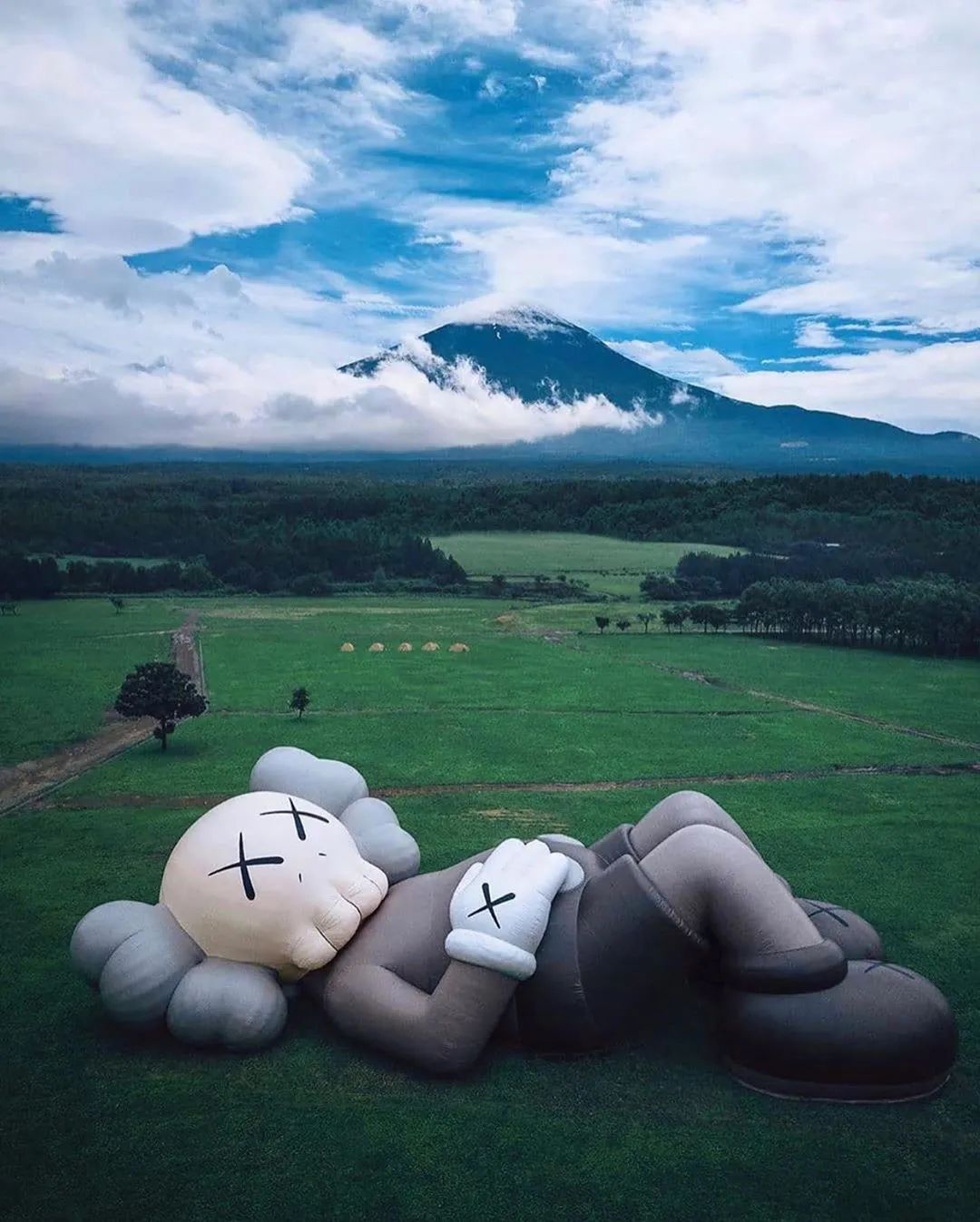 壁纸| 无处不在的kaws