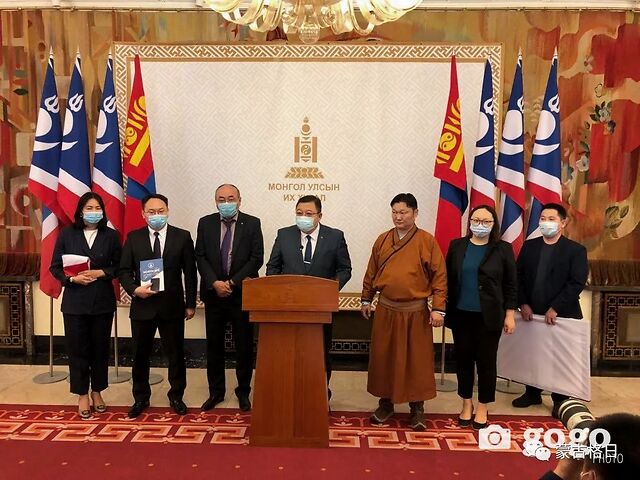 此前,巴森呼议员退出蒙古人民革命党后,也加入了民主党.