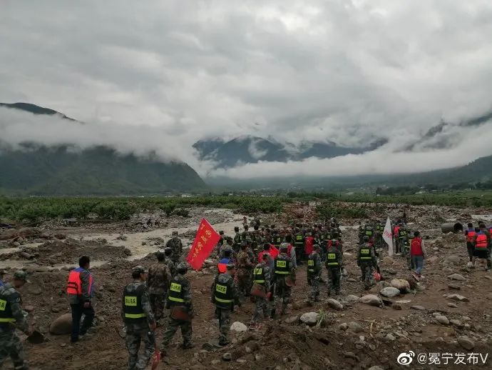 冕宁灵山景区突发山洪,游客讲述惊魂一刻!