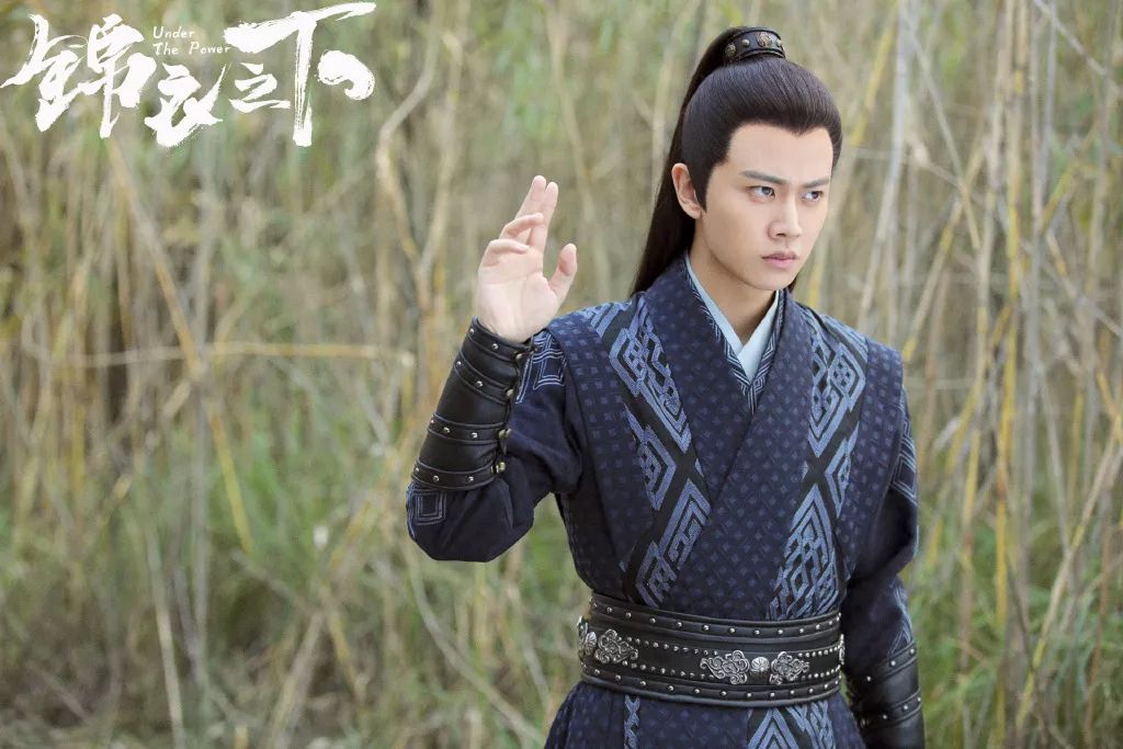《锦衣之下》热播,谭松韵狗腿又灵动,男主任嘉伦古装超帅