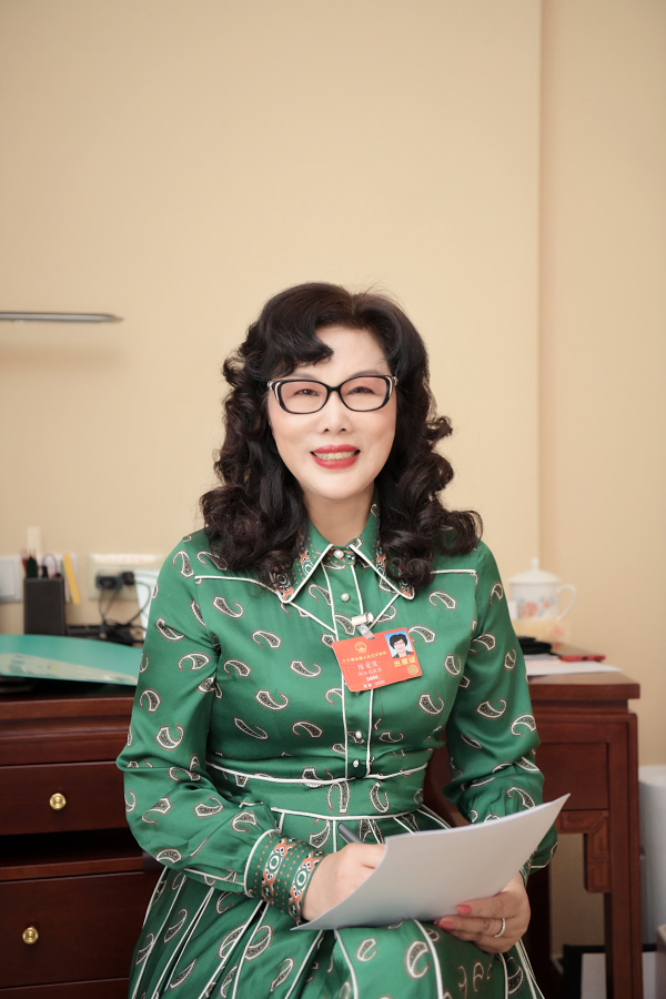 全国人大代表,万丰奥特控股集团董事局主席 陈爱莲长三角一体化高质量