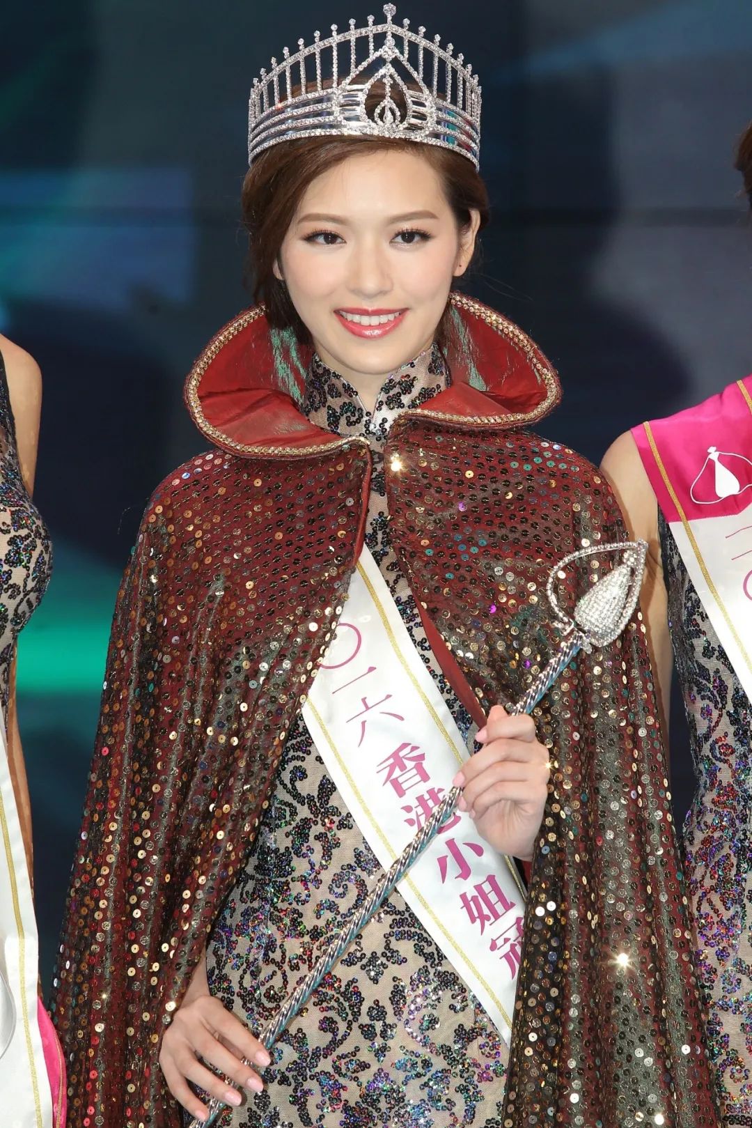 苏格兰小护士夺港姐冠军,是近十年最高颜值,网友:叫lisa的都特别美?