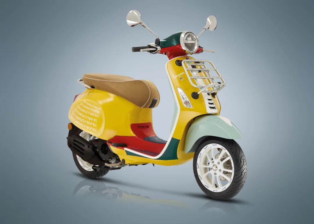 这可能是最花哨的vespa vespa primavera sean wotherspoon 特别版