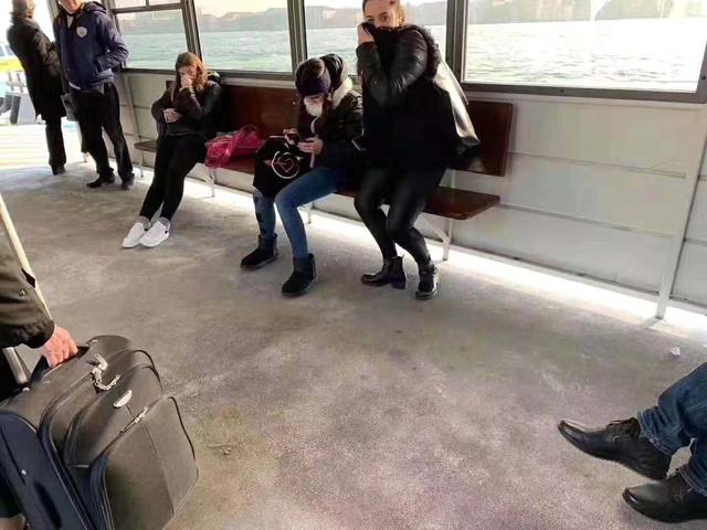 我在意大利上学，当地人一见到我就捂住鼻子