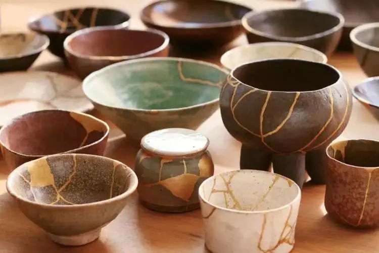 人人都在断舍离，只有我离不开旧物