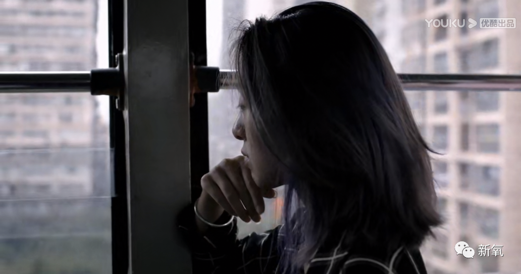 那些开着豪车摆摊的网红们,先憋忙着直播了…