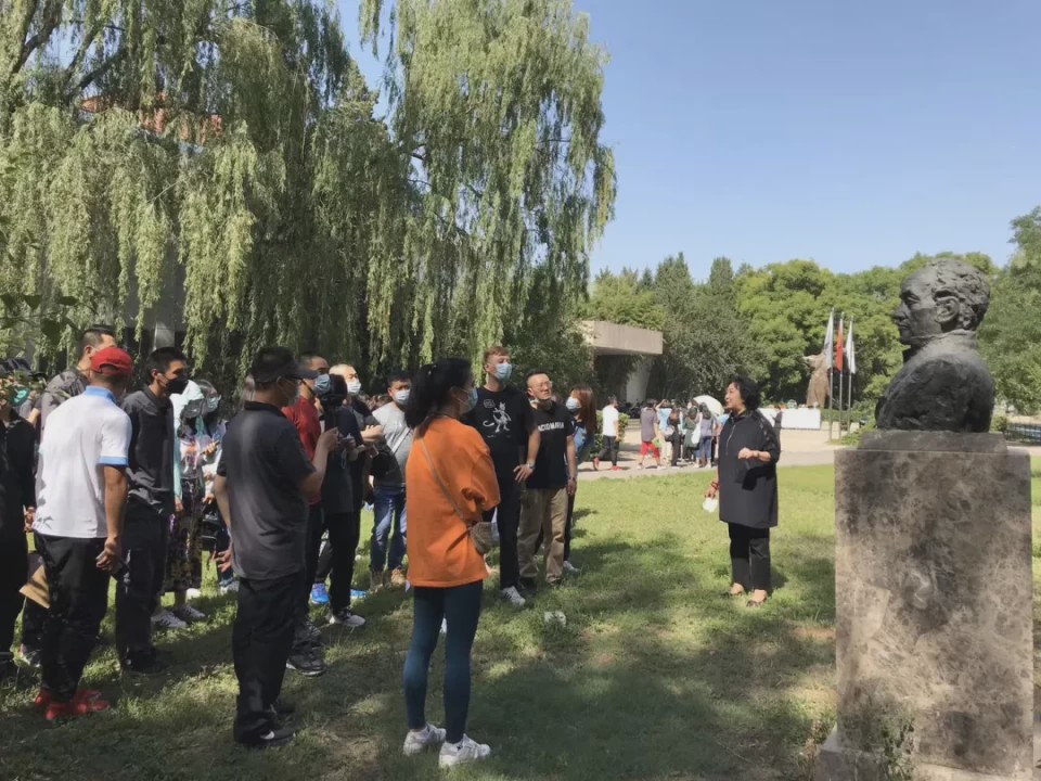 2020年6月2日朝阳公园团组织公司全体团员青年到访北京金台艺术馆