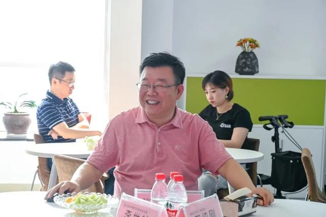 秦皇岛兴龙广缘董事长田纯刚到访全球蛙,签署战略合作