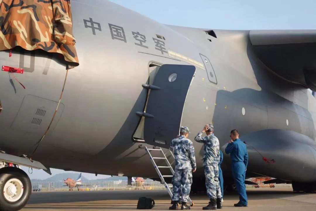 8架伊尔-76MD飞向武汉，我们自己的运-20在哪里