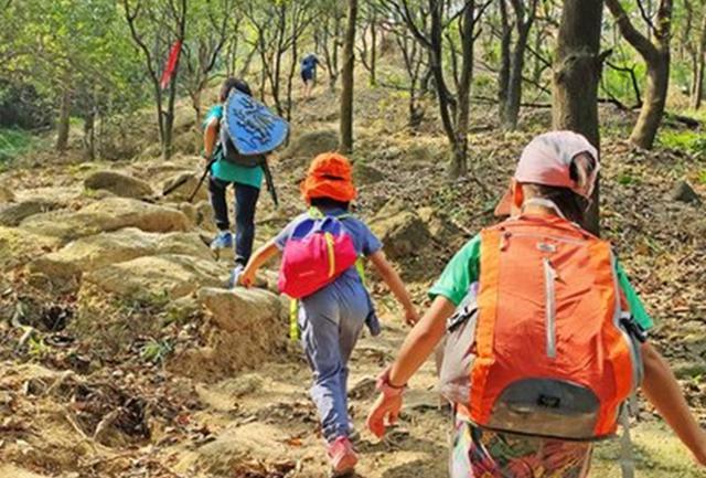 带孩子户外登山2个安全要点要记住家长不可大意